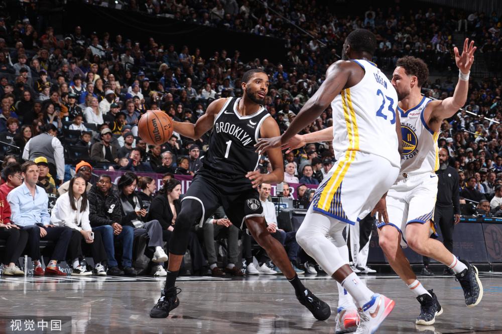 他善于用肩 他善于用肩