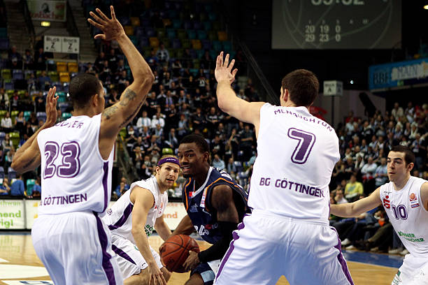 更是一位丈 更是一位丈